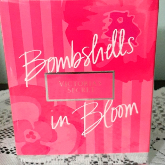 V.S BOMBSHELL in  bloom - Picture 6 of 6